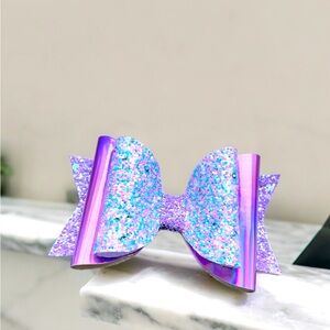 4.5” faux leather hairbow with alligator clip HANDMADE